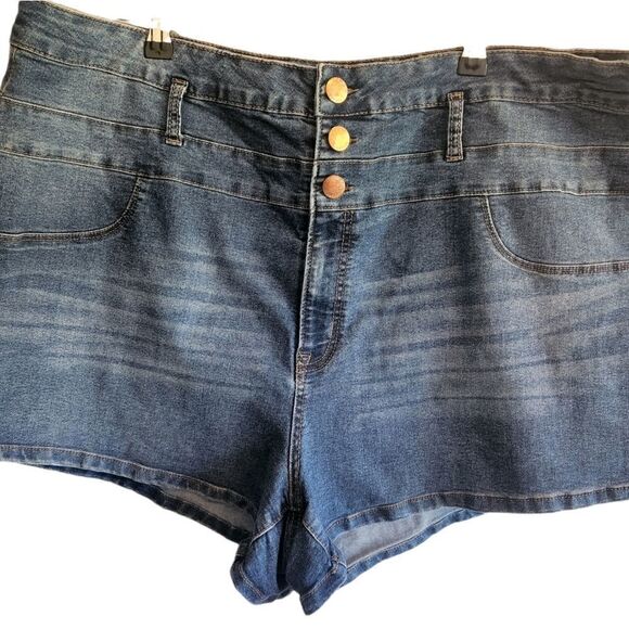 REFUGE Plus Size Denim Jean Shorts - Picture 1 of 3
